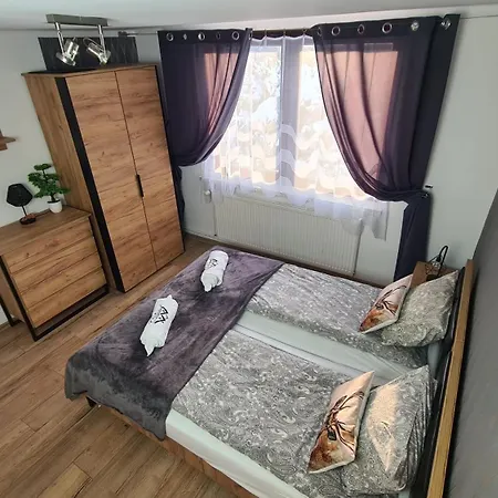 Gór-ski Hotel apartamentowy 3*